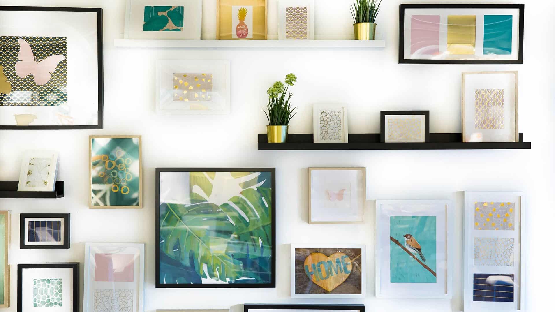 hanging-pictures-on-wall